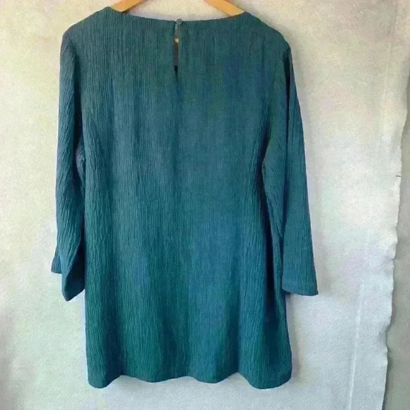 Soft Surrondings Blue 3/4 Sleeve Crinkle‎ Textured Button Accents Tunic Size L - Picture 9 of 14